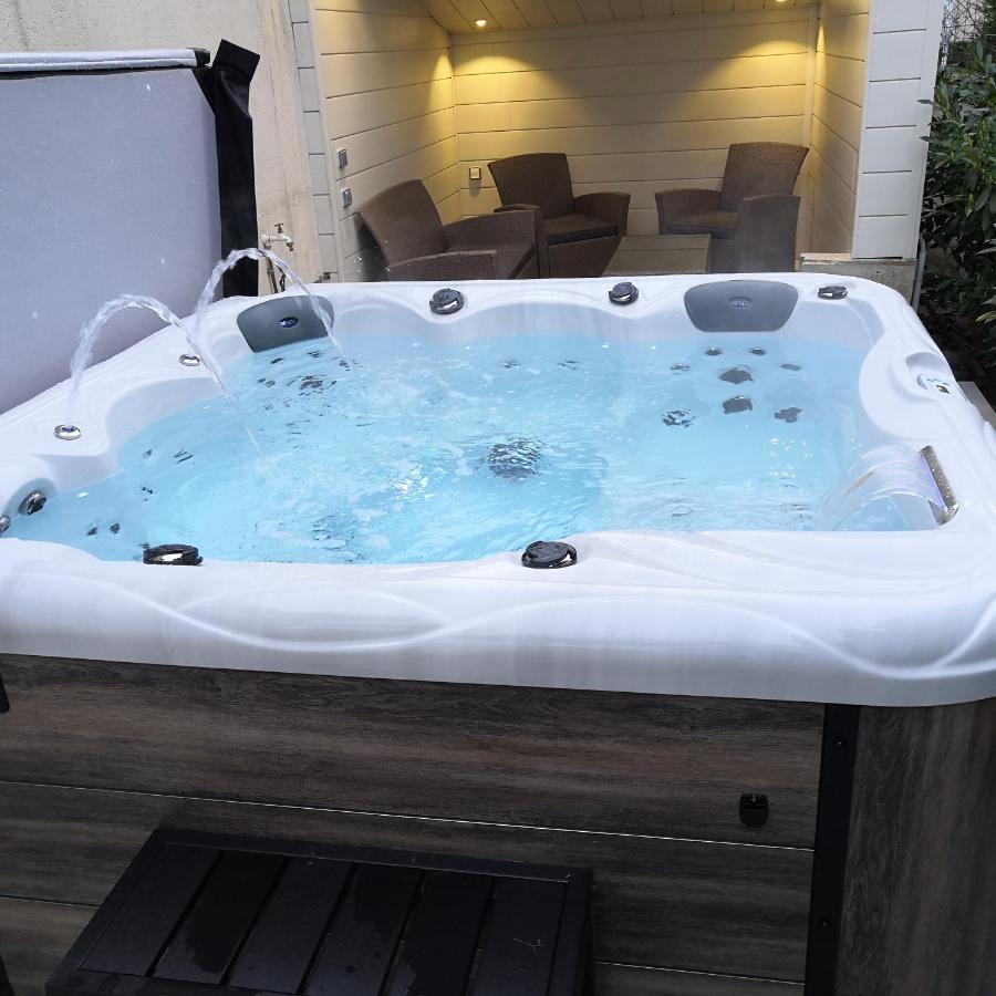 O Rethel Jacuzzi, Gite Ardennes Екстер'єр фото