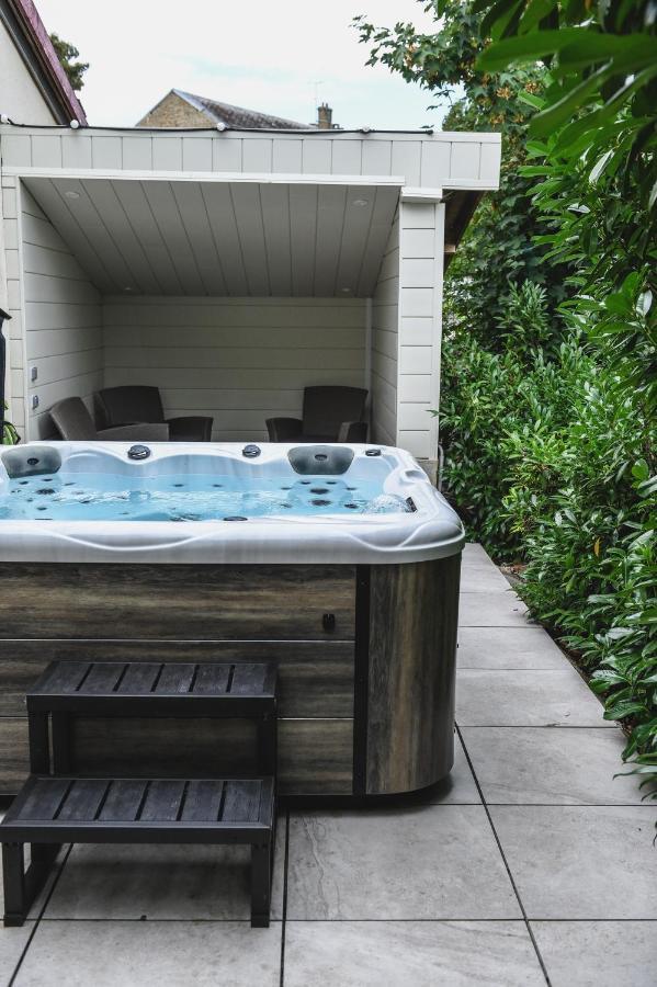 O Rethel Jacuzzi, Gite Ardennes Екстер'єр фото