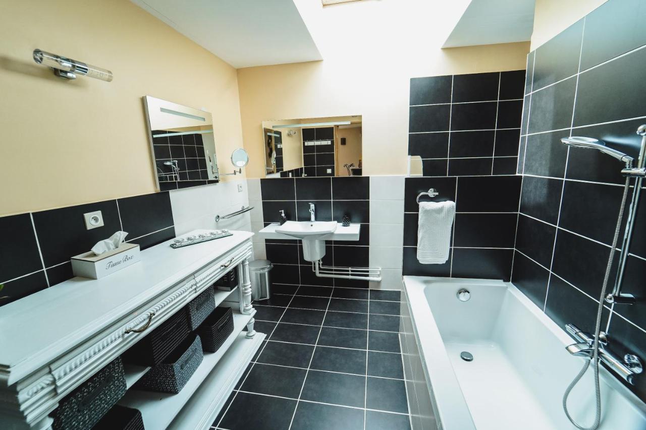 O Rethel Jacuzzi, Gite Ardennes Екстер'єр фото